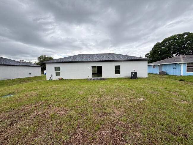 Building Photo - Available now!! Adorable 3 Bedroom / 2 Bathroom Home in Palm Bay!!