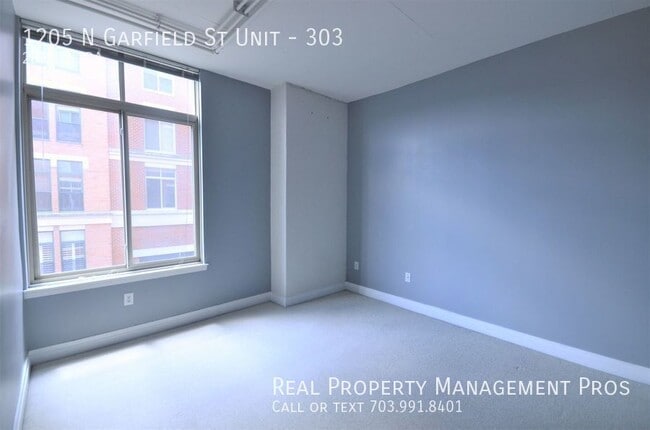 Building Photo - 1205 N Garfield St