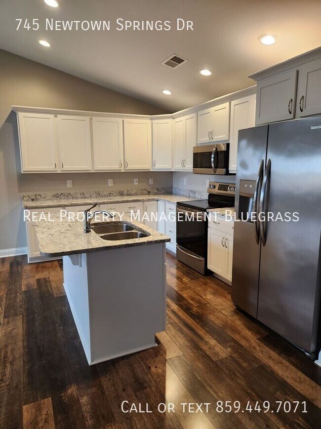 Building Photo - 745 Newtown Springs Dr