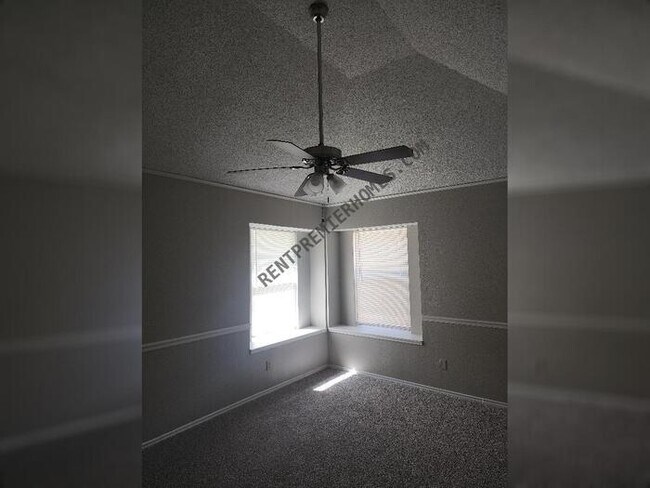 Building Photo - 1805 Dorchester St