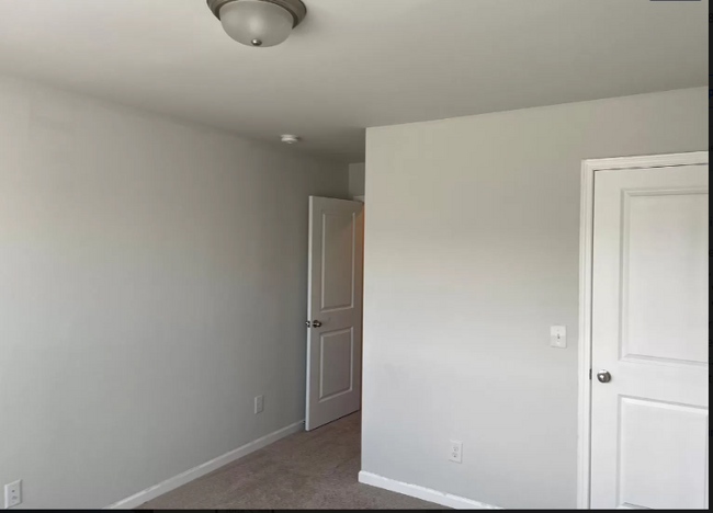 Building Photo - 2428 Salem Creek Ct