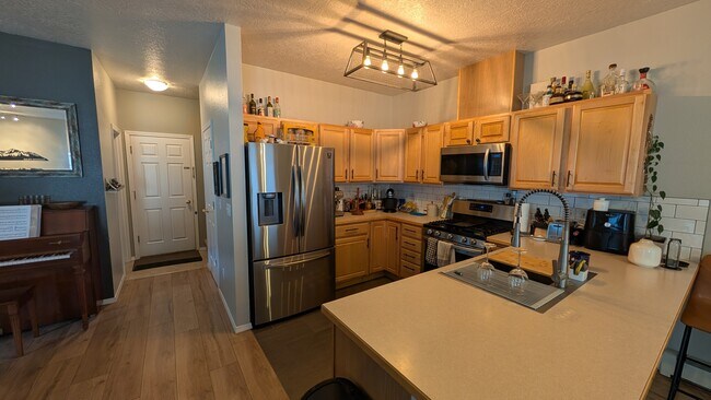 Building Photo - 12580 Old Glenn Hwy