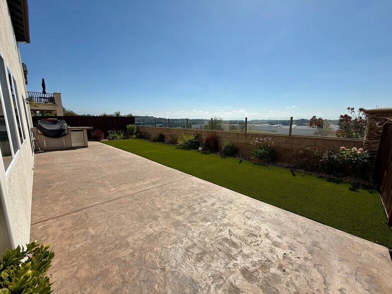Building Photo - 874 Via La Venta