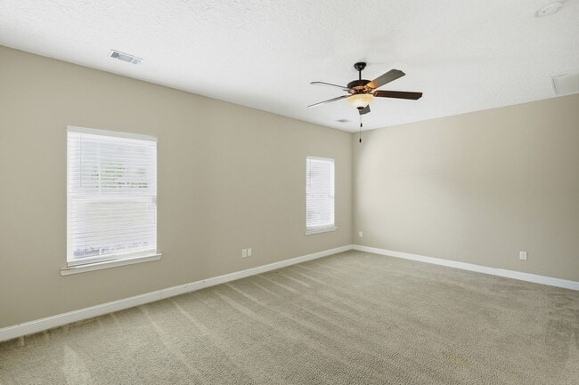 Building Photo - 4 Bedroom Griffin Park Home on Quiet Cul-de-Sac