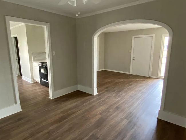 Building Photo - House For Rent 3875 E Lynwood Dr Beaumont, TX 77703