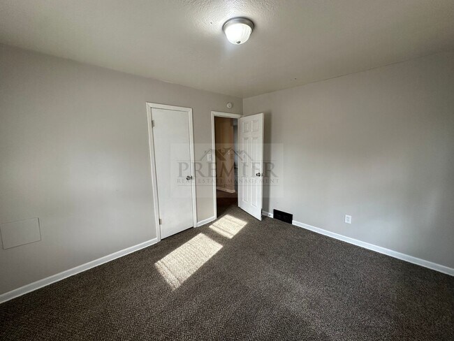 Building Photo - 107 S Arlington Ave