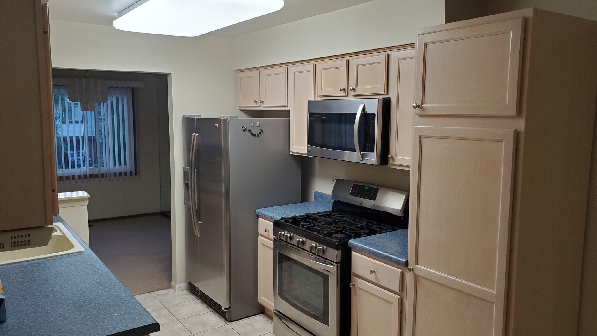 Building Photo - 541 Commanche Trl