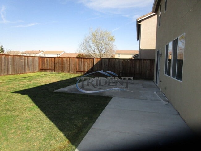 Building Photo - Beautiful 2 story Yuba City home