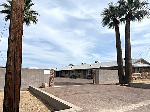 Building Photo - 11429 N 83rd Ave