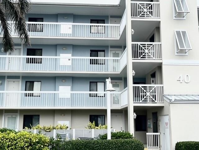 Building Photo - 40 NE Plantation Rd