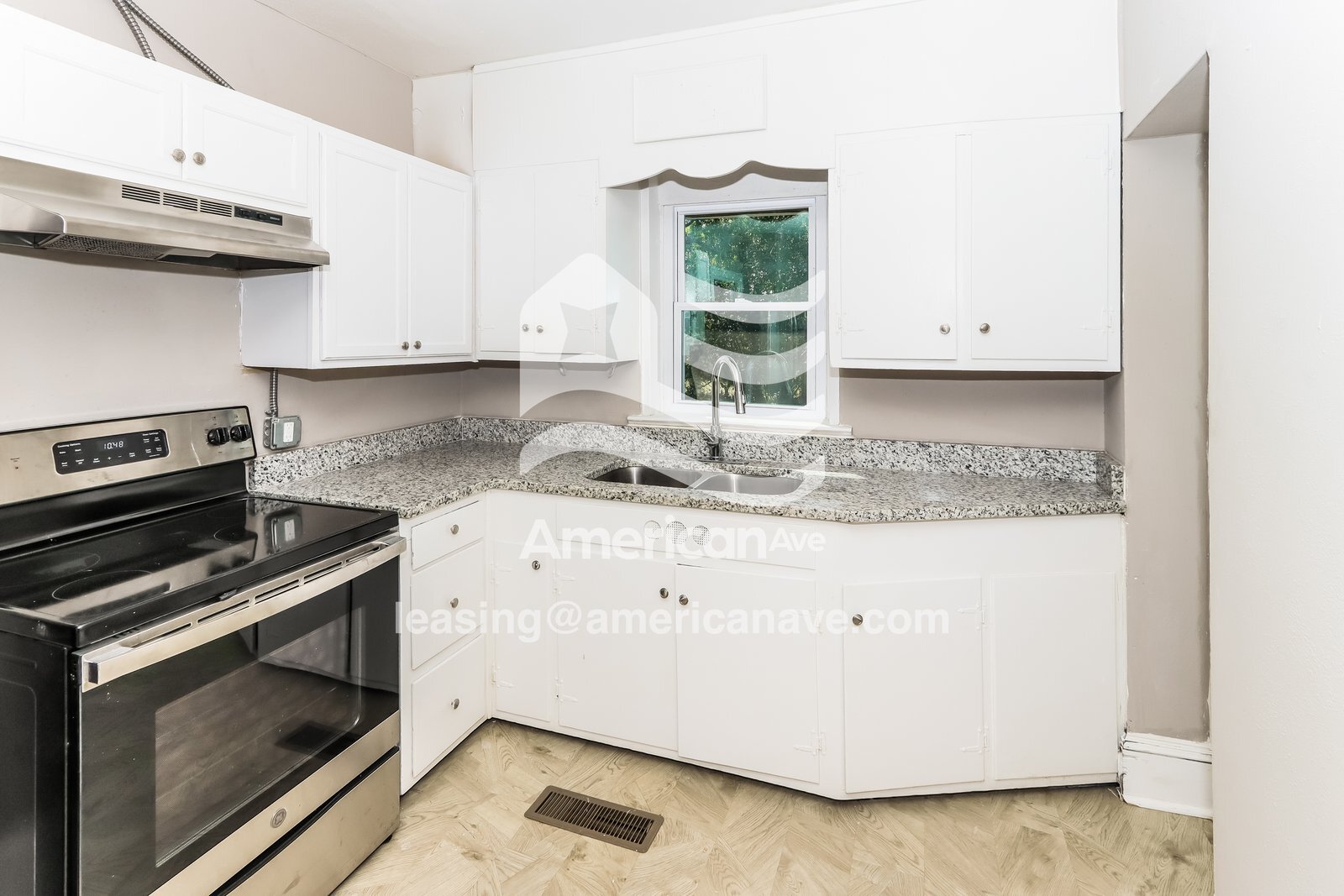 Building Photo - 870 Lynhaven Ave