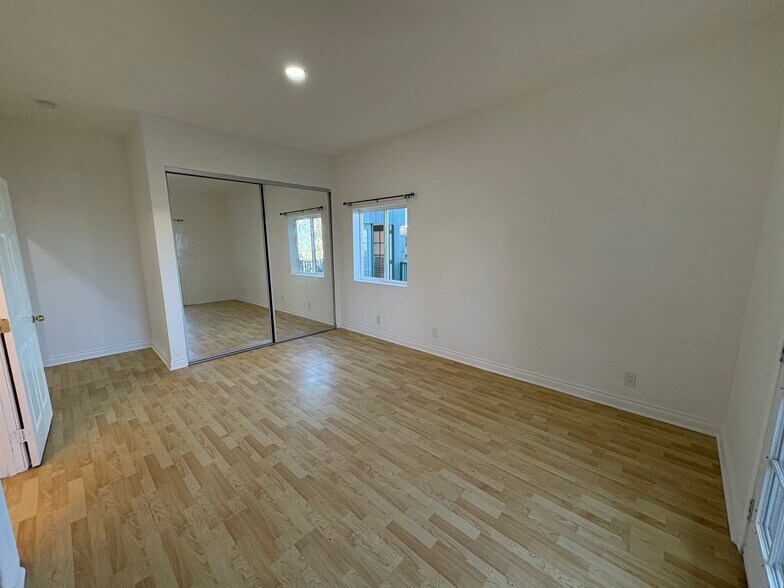 Building Photo - 1402 San Remo Dr
