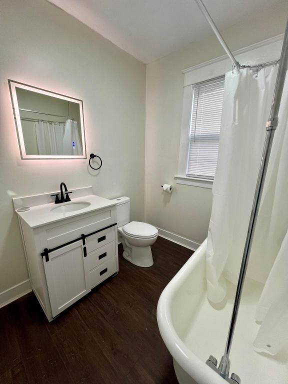 Building Photo - 301 Folts St