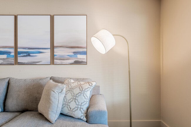 Building Photo - 2409 Town Lake Cir