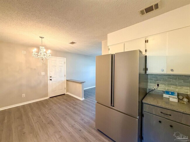 Building Photo - 1965 Brentco Rd