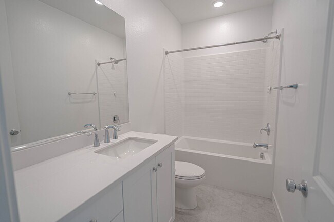 Building Photo - COMING SOON! 3-Bedroom Condo with Solar Pa...