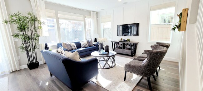 Building Photo - Gorgeous 4 Bedroom Model Home in the Cannery