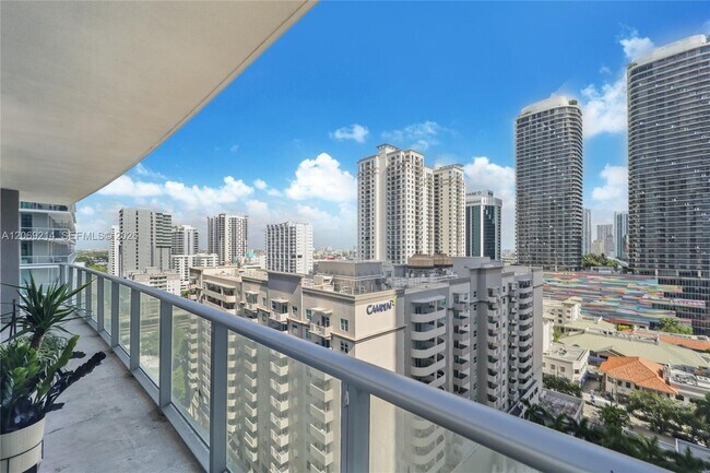 Building Photo - 1100 S Miami Ave