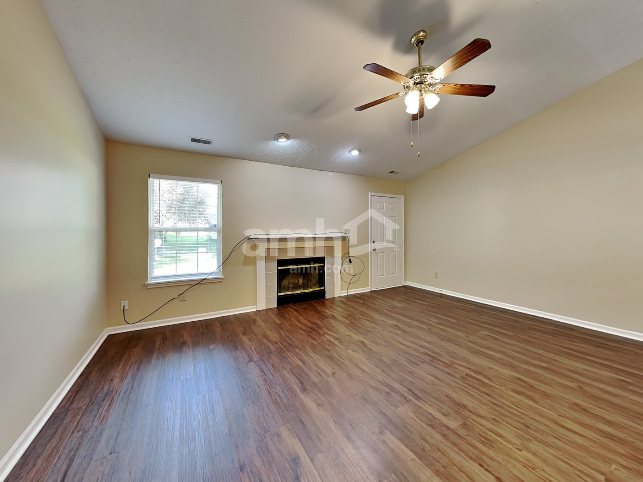 Building Photo - 113 E Carolina St
