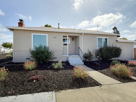 Building Photo - 22108 Moyers St