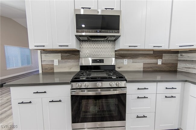 Building Photo - 517 Crony Ave