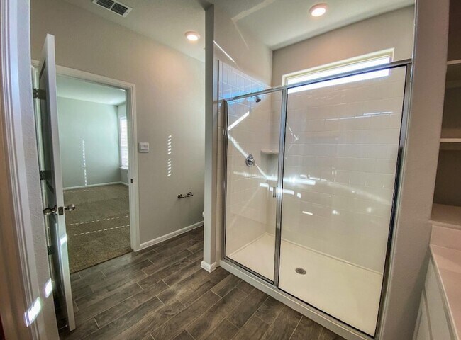 Building Photo - 5400 Gold Pond Dr