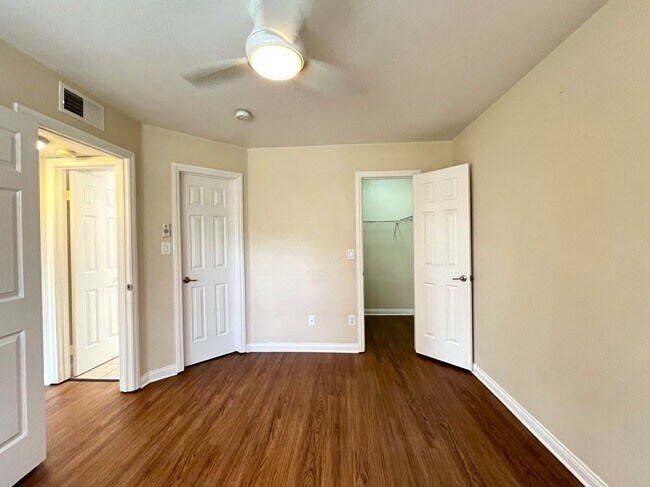 Building Photo - 2160 Highpointe Dr