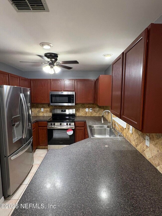 Building Photo - 436 Mango Cir