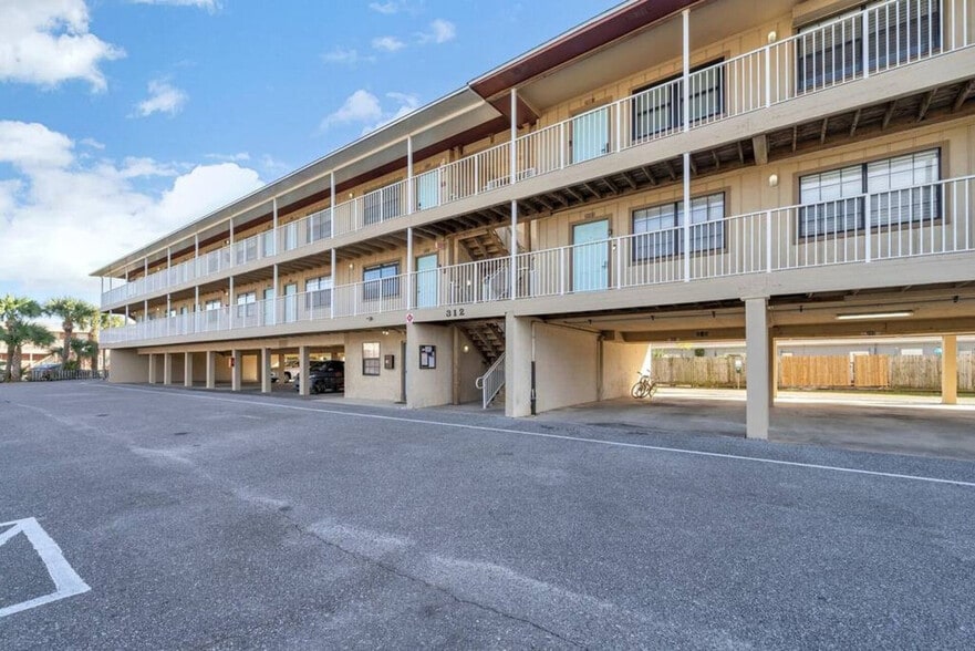 Building Photo - 312 Bream Ave