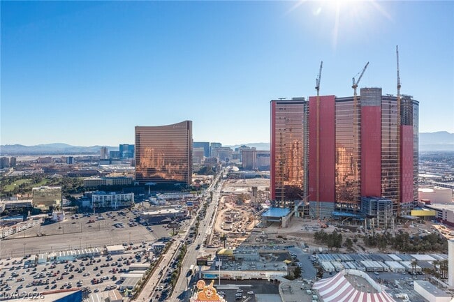 Building Photo - 2700 S Las Vegas Blvd