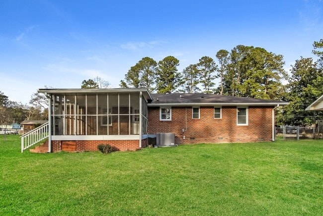 Building Photo - 2522 Brookshire Rd