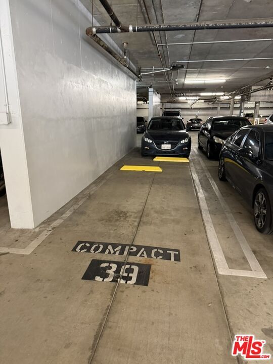 Building Photo - 150 S San Fernando Blvd