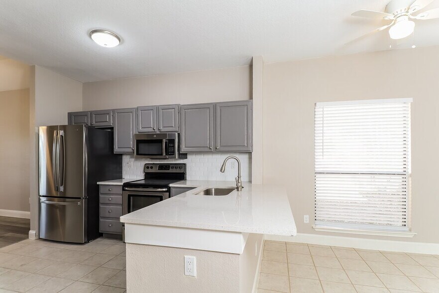 Building Photo - 1029 Primrose St