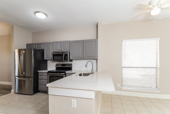 Building Photo - 1029 Primrose St