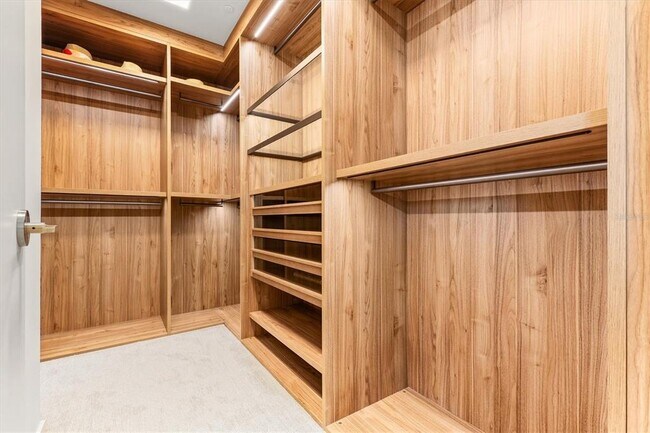 Building Photo - 1020 Sunset Point Rd