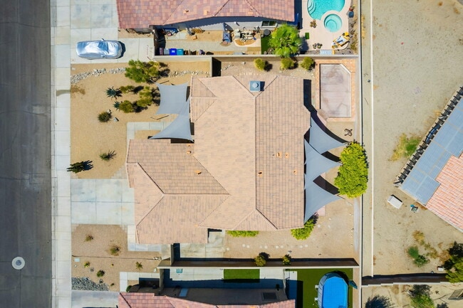 Building Photo - 45160 Debbie Dr