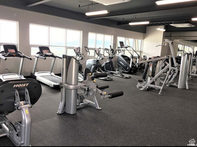 Exercise room - 2827 W Bear Ridge Way