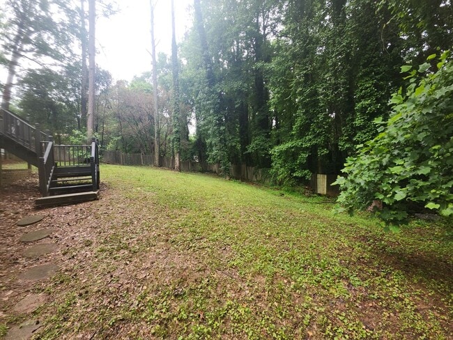 Building Photo - Spacious 5-Bedroom Home in Stone Mountain!