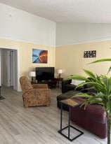 Building Photo - 902 Camino Real