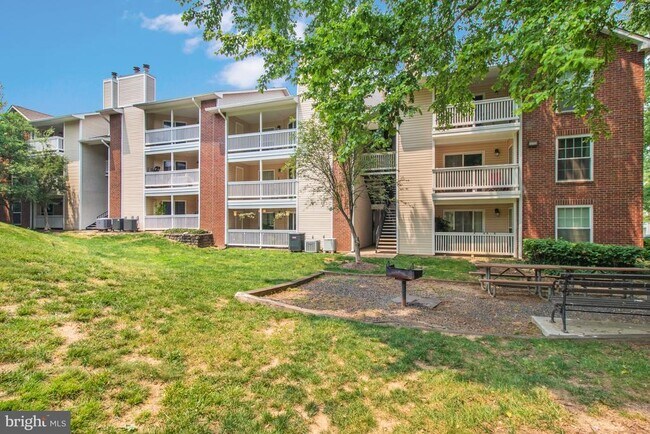 Building Photo - 1535 Lincoln Way