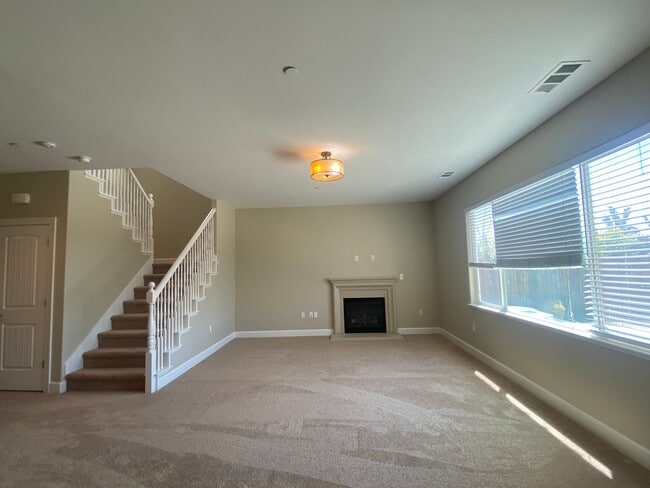 Building Photo - Dublin Ranch Two Story, 4 Bed & Loft, 3 Bath, great views and close to Top Rated Schools includin...
