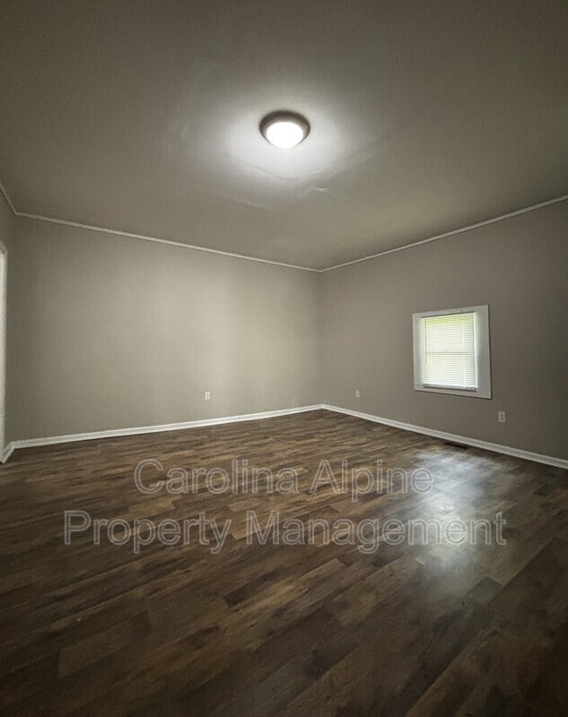 Building Photo - 1601 Collinston Dr