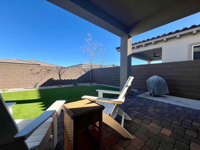 Building Photo - Immaculate 3 Bedroom Furnished Smart Home in Lake Las Vegas – A Tranquil Desert Oasis