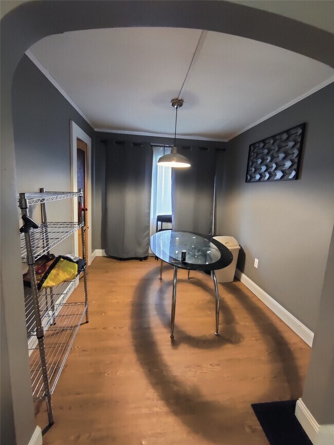 Building Photo - 51 Allen St