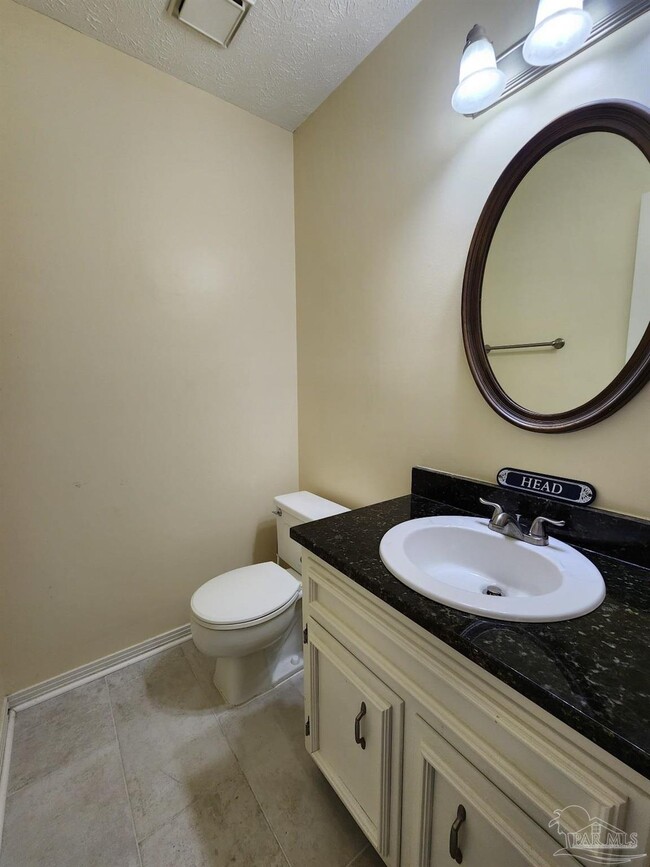 Building Photo - 4525 Baybrook Dr