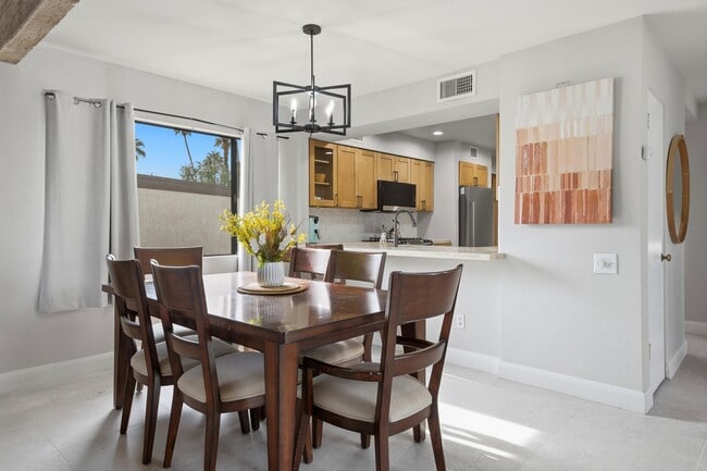 Building Photo - 436 Sunningdale Dr