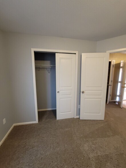 Building Photo - 7323 Bentwater Dr