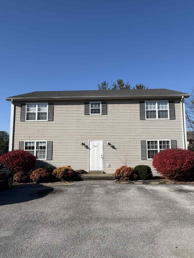 Building Photo - 1611 Flanigan Ct