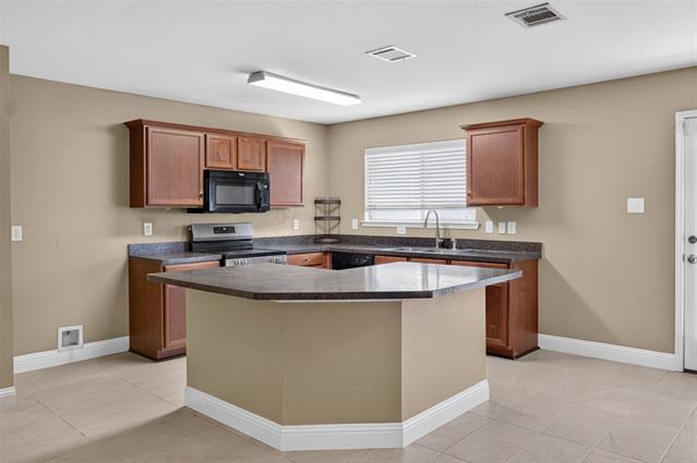Building Photo - 2215 Splendor Ct