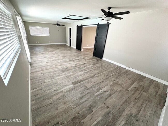 Building Photo - 2220 E Heatherbrae Dr